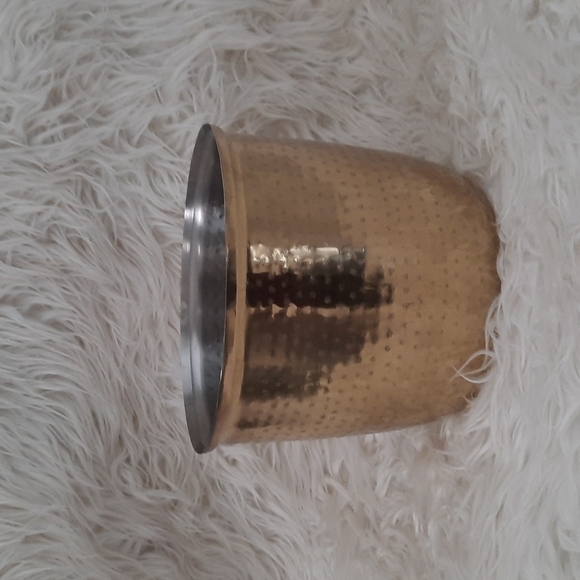 Planter - Picture 1 of 5